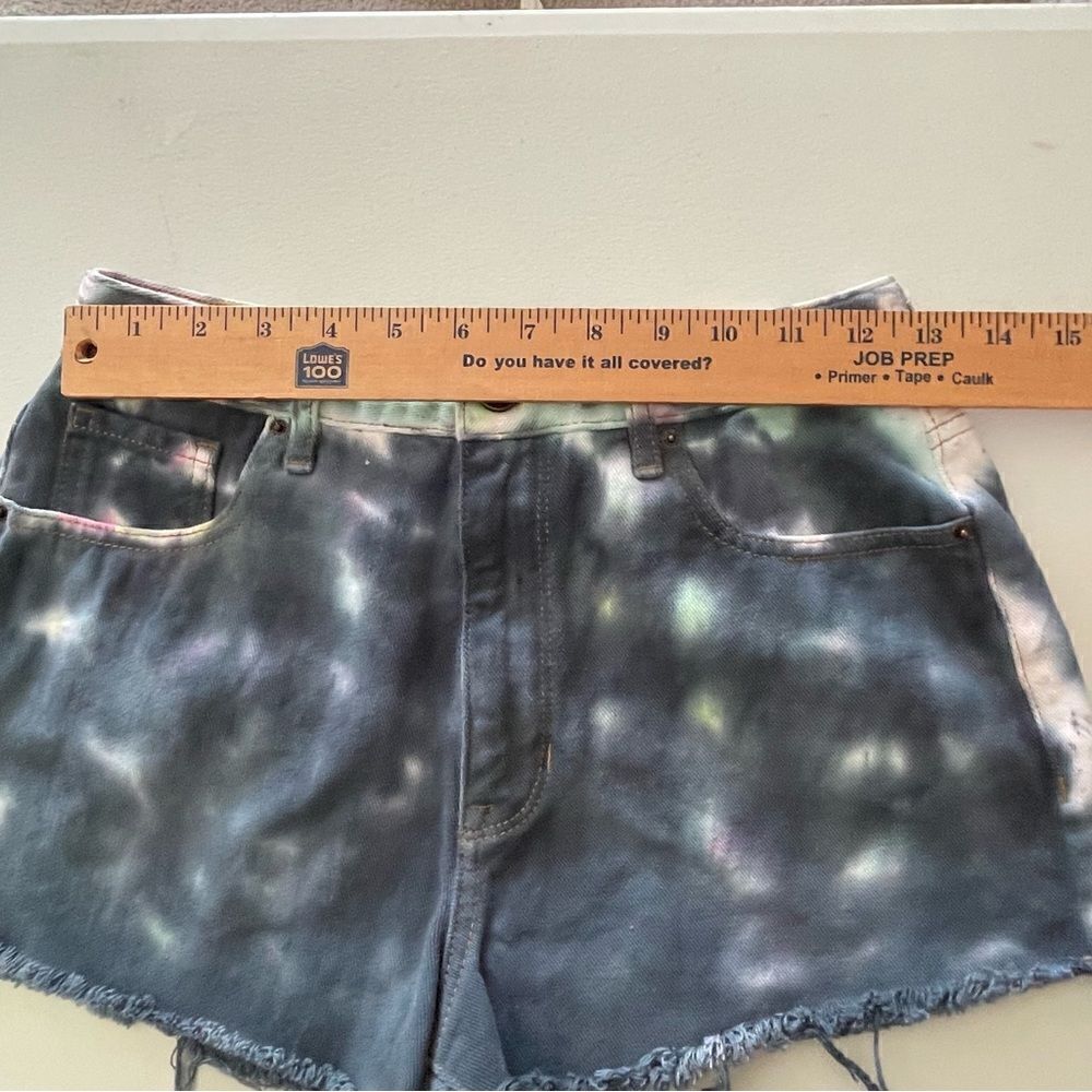 PacSun High Rise Festival Cutoff Denim Shorts Tie Dye Size 26 - Picture 8 of 9